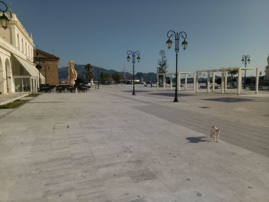 Leeg plein op Zakynthos